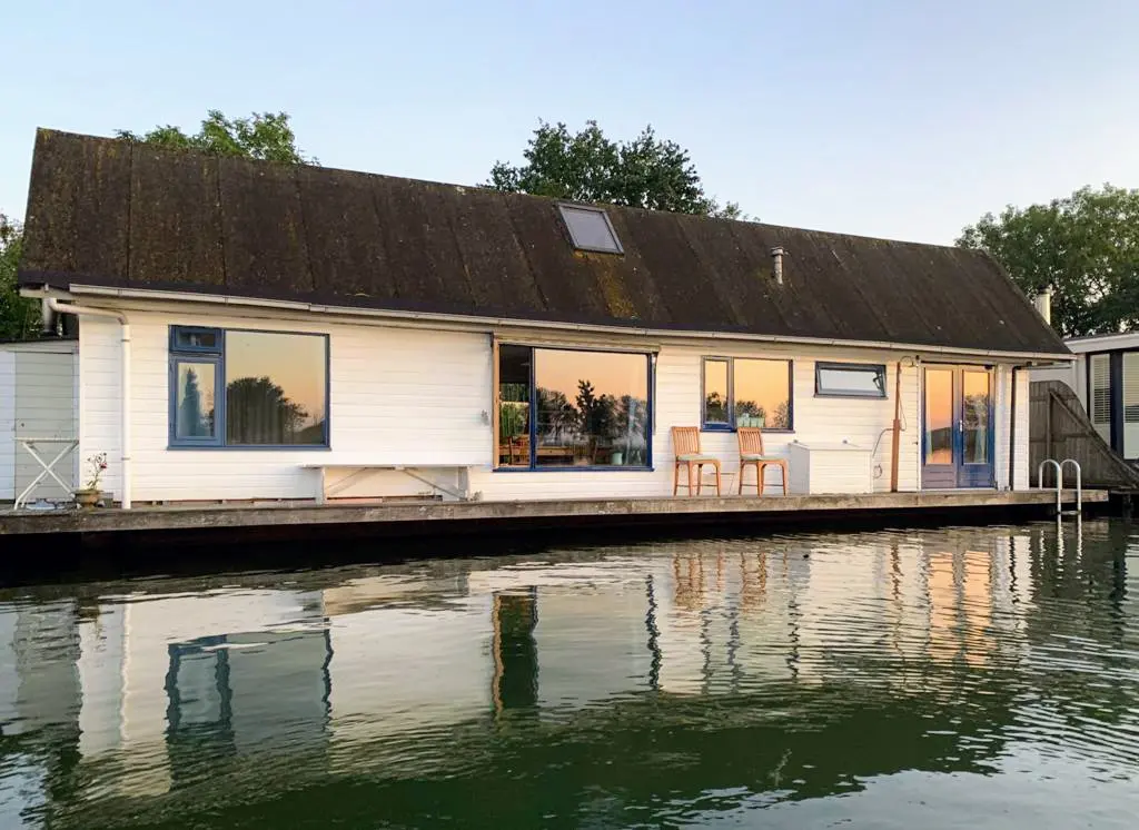 Woonboten watervilla's schepen voor film en fotografie