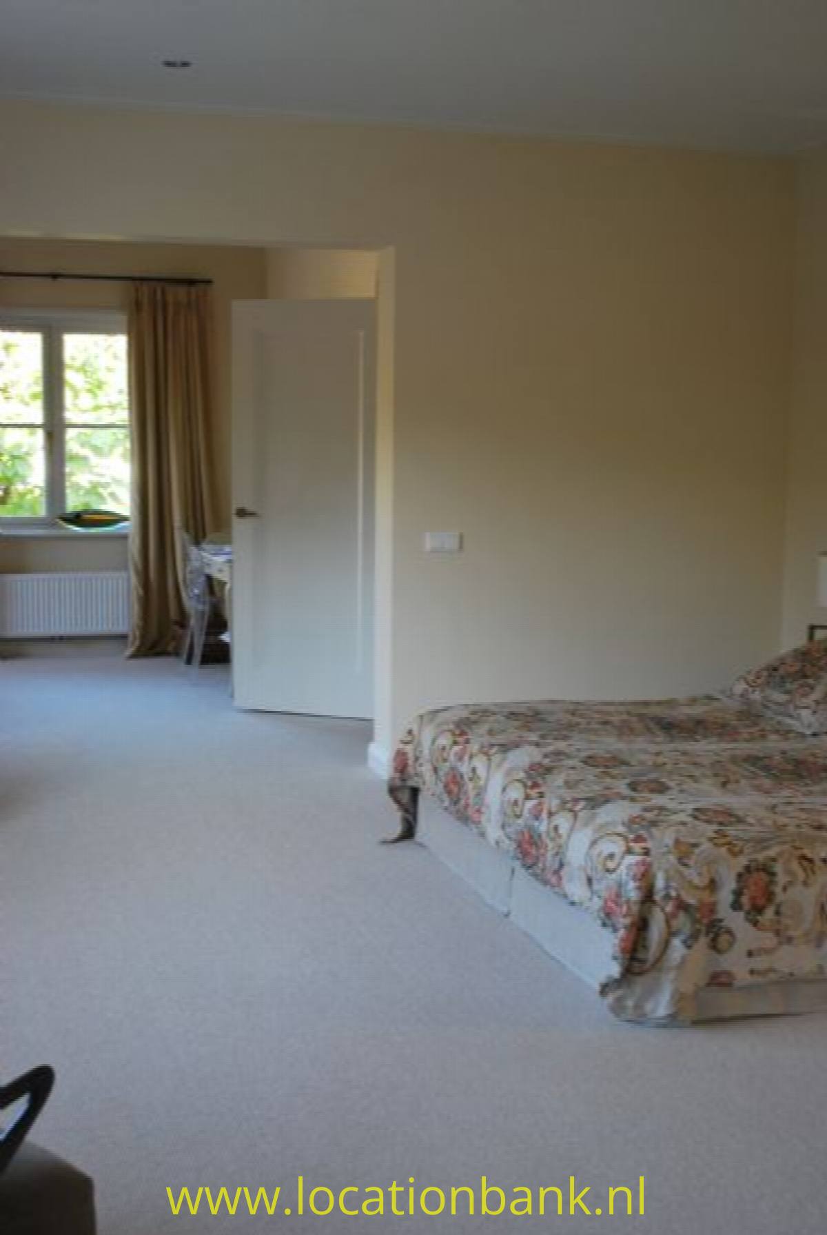 gro&szlig;es Schlafzimmer