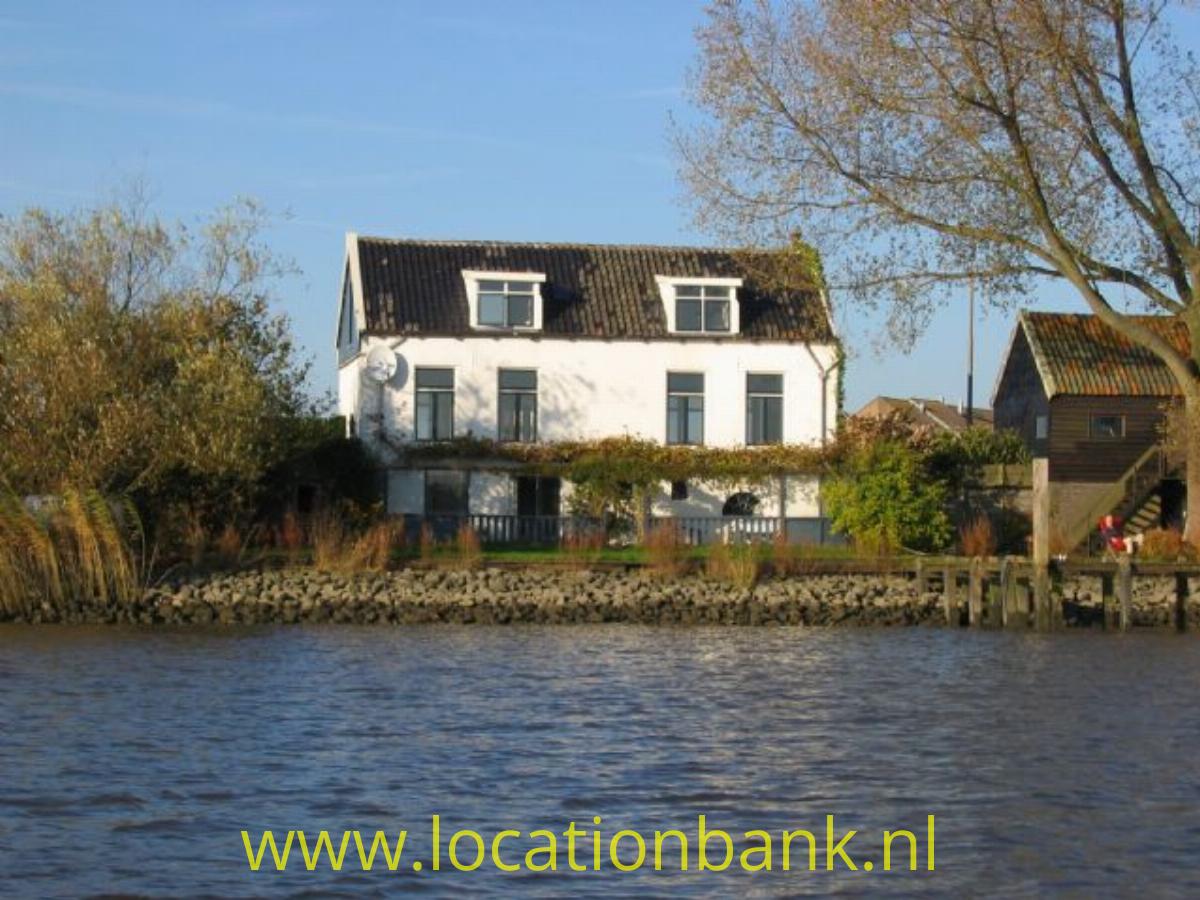 huis aan het water