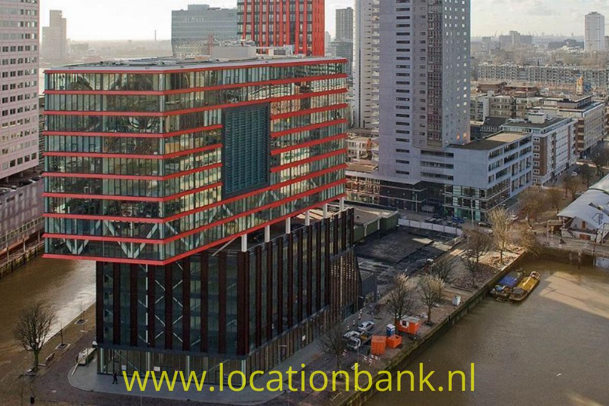 Hoog gebouw in Rotterdam