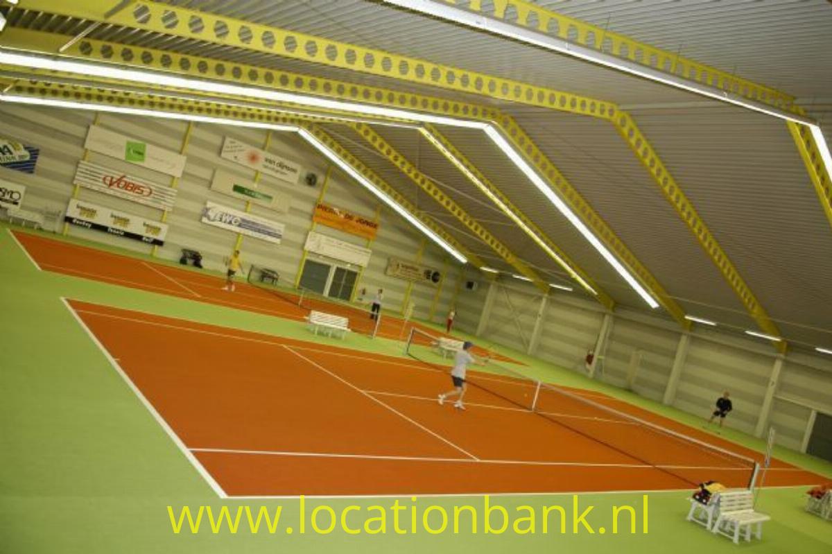 overdekte tennisbaan hal zaal loods