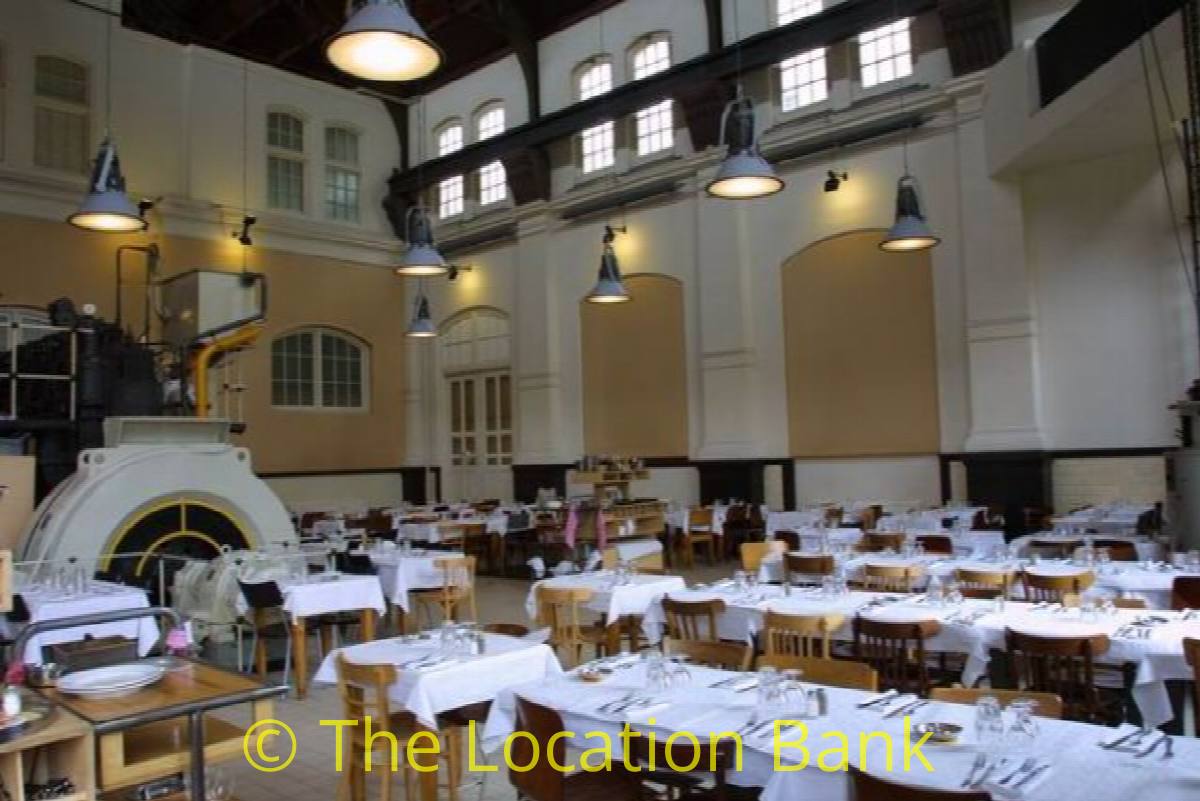 klassischal gro�es restaurant in industrial building