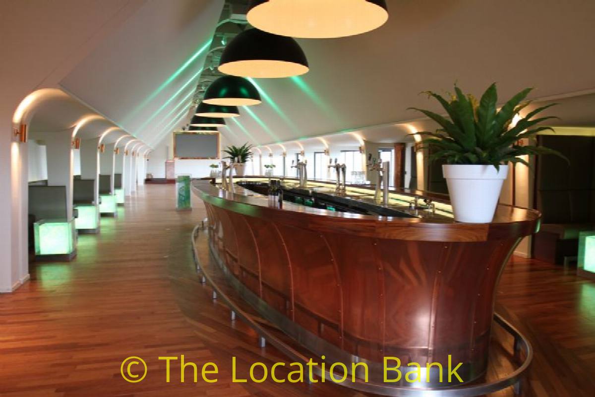 modern space mit bar