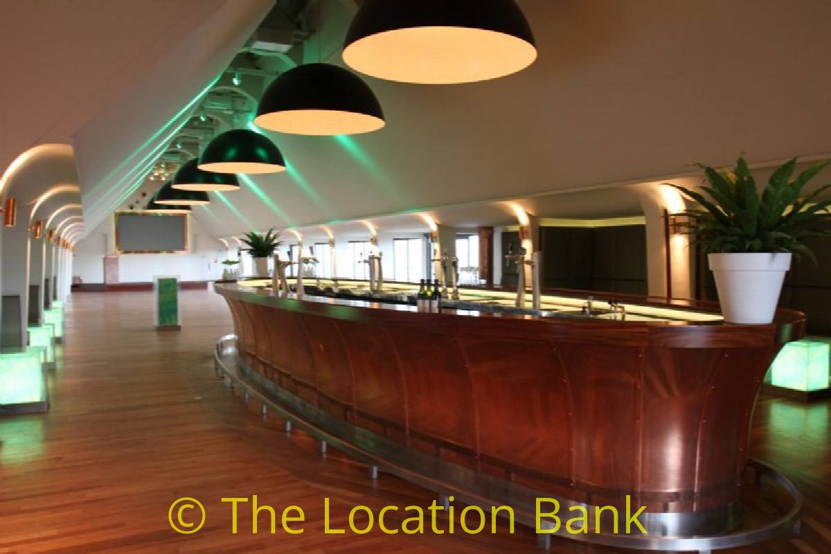modern space mit bar