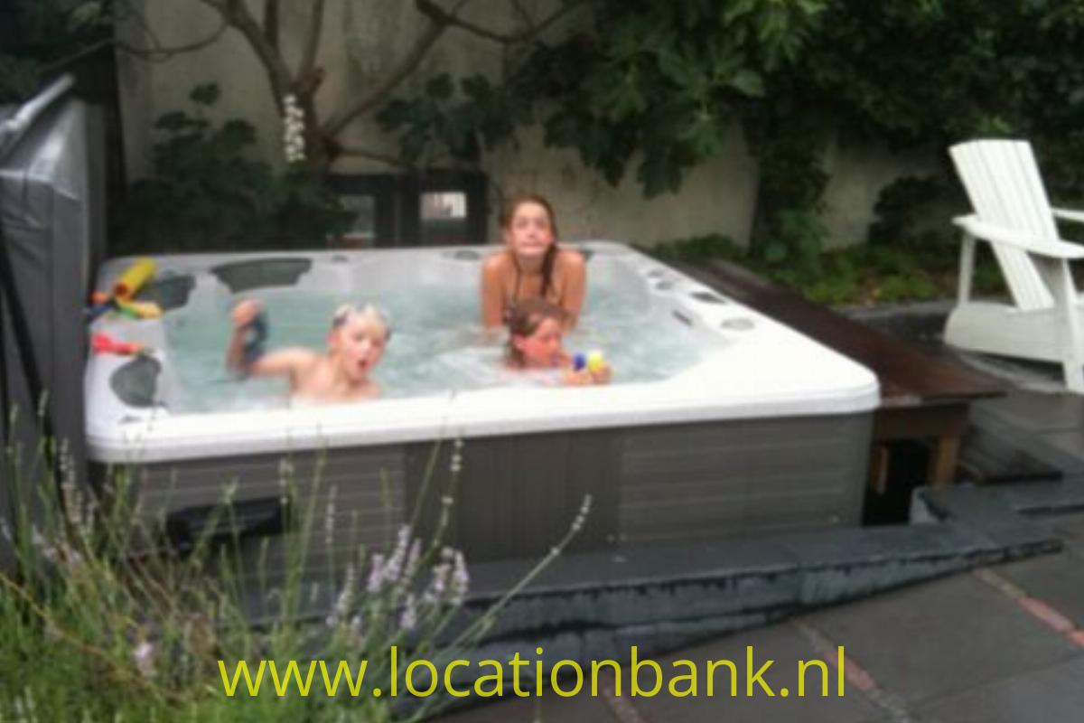 jacuzzi in achtertuin