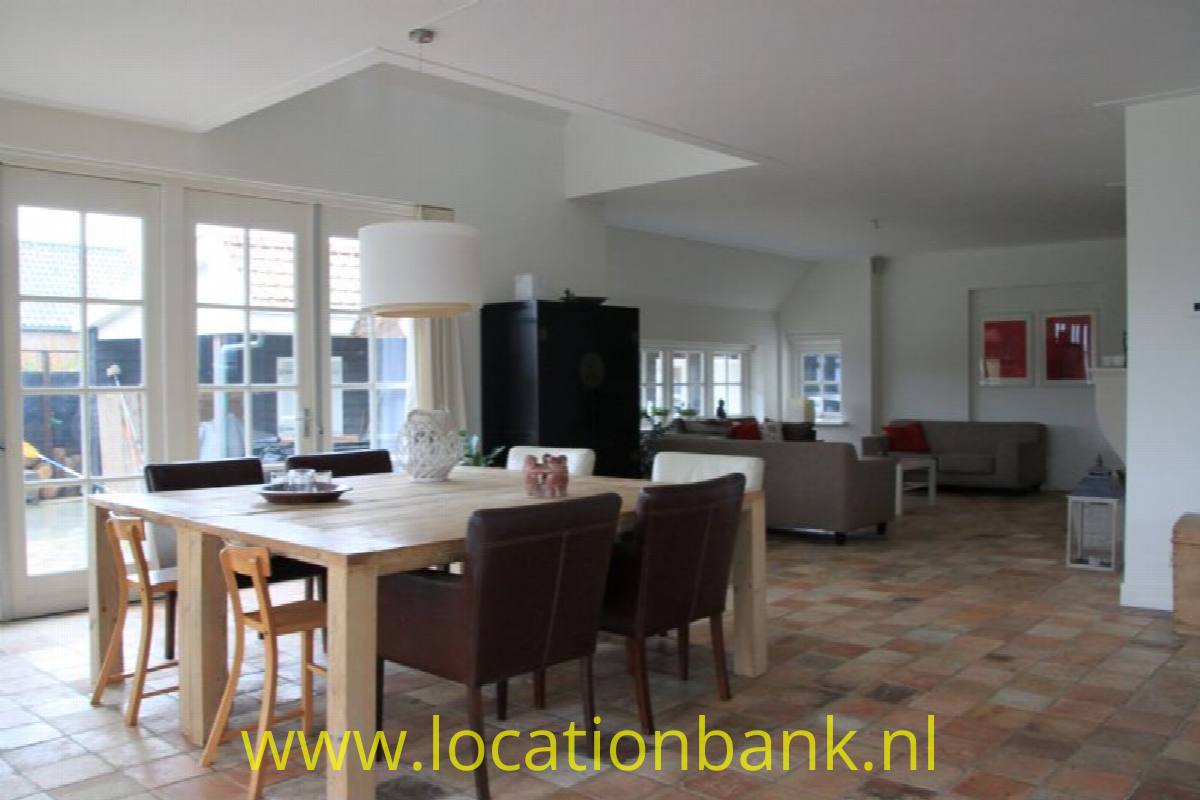 Wohnzimmer mit tyle floor