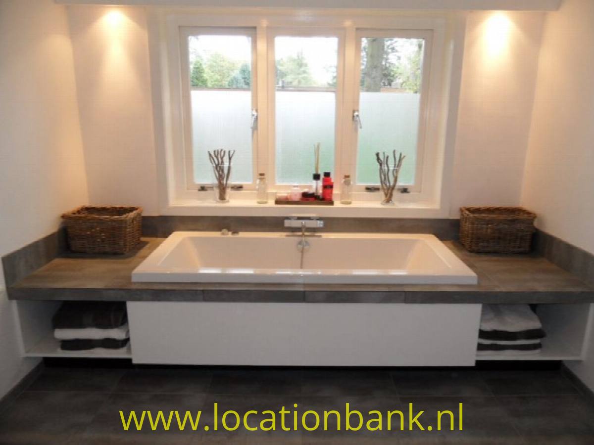 bath tub in Badezimmer