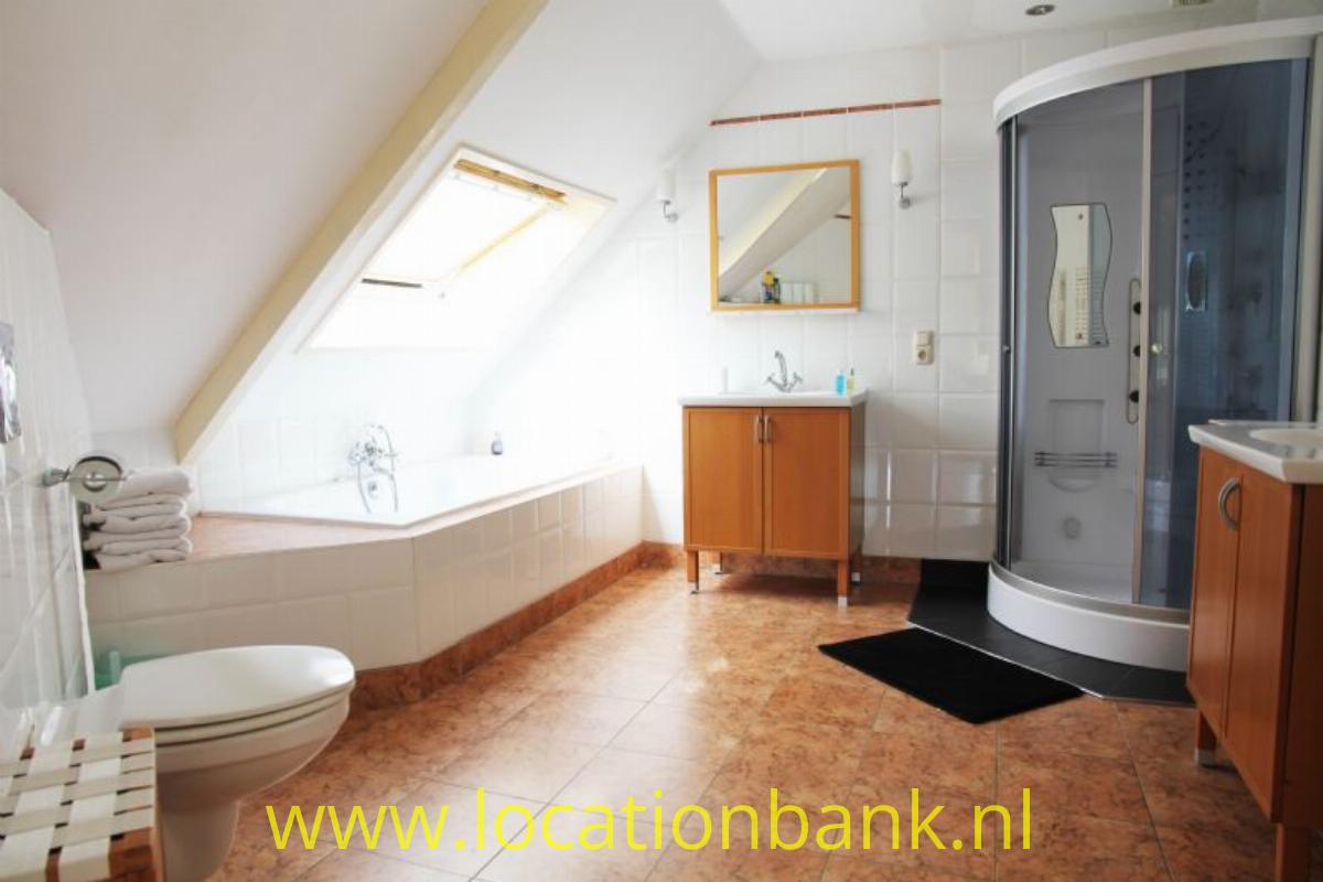 ruime badkamer