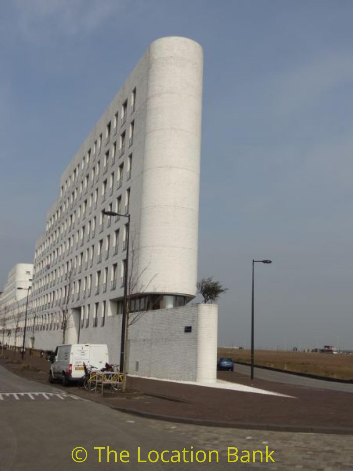 Rond gebouw straat en Architectuur