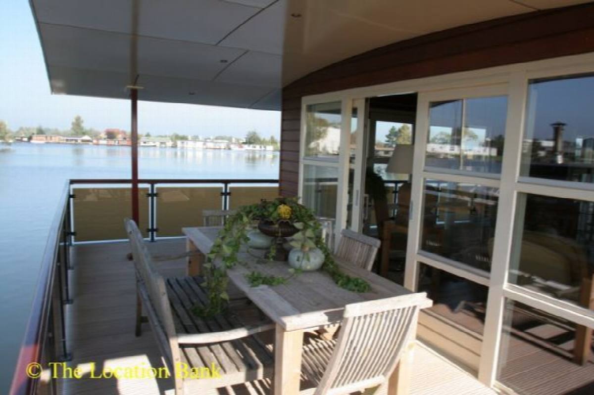 Terrasse on waterfront