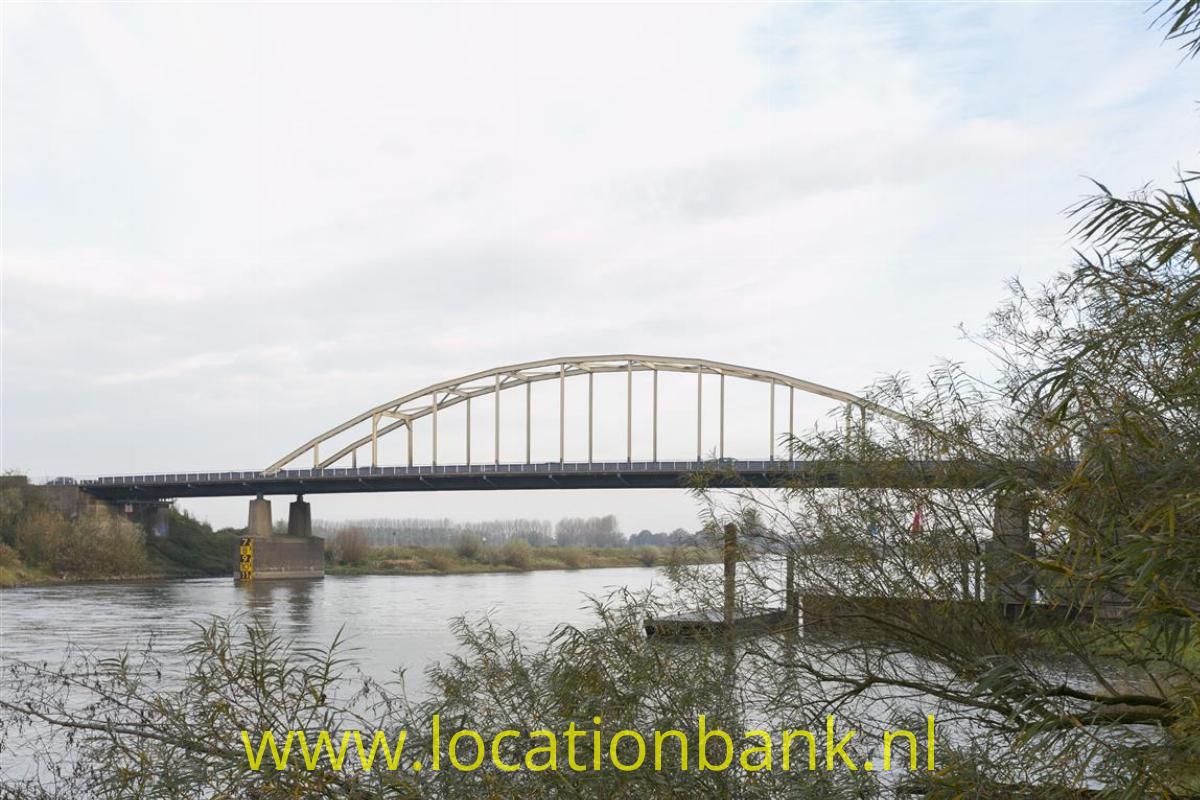 brug over de ijssel