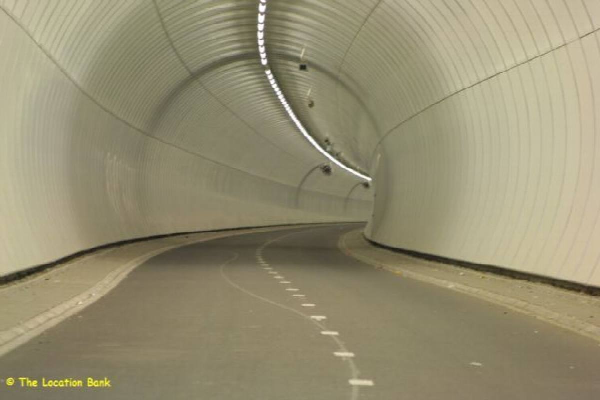 Moderne one lane Tunnel
