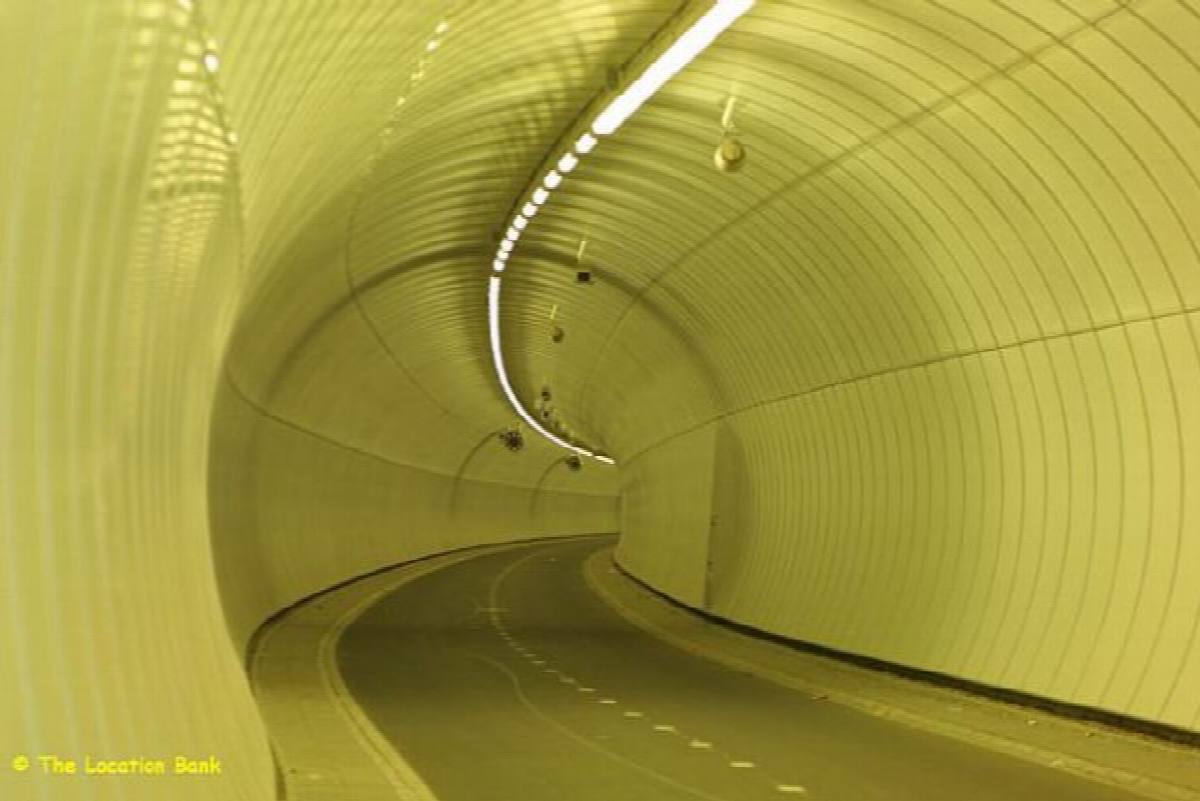 Moderne one lane Tunnel