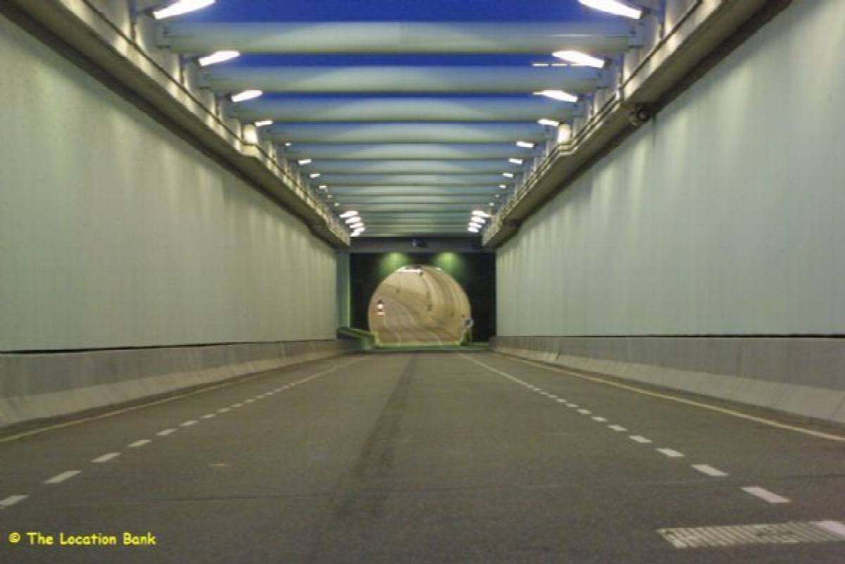 Moderne one lane Tunnel