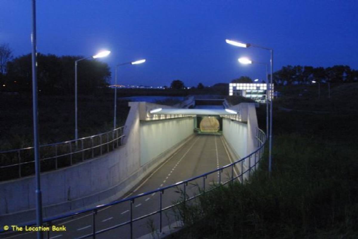 Moderne one lane Tunnel