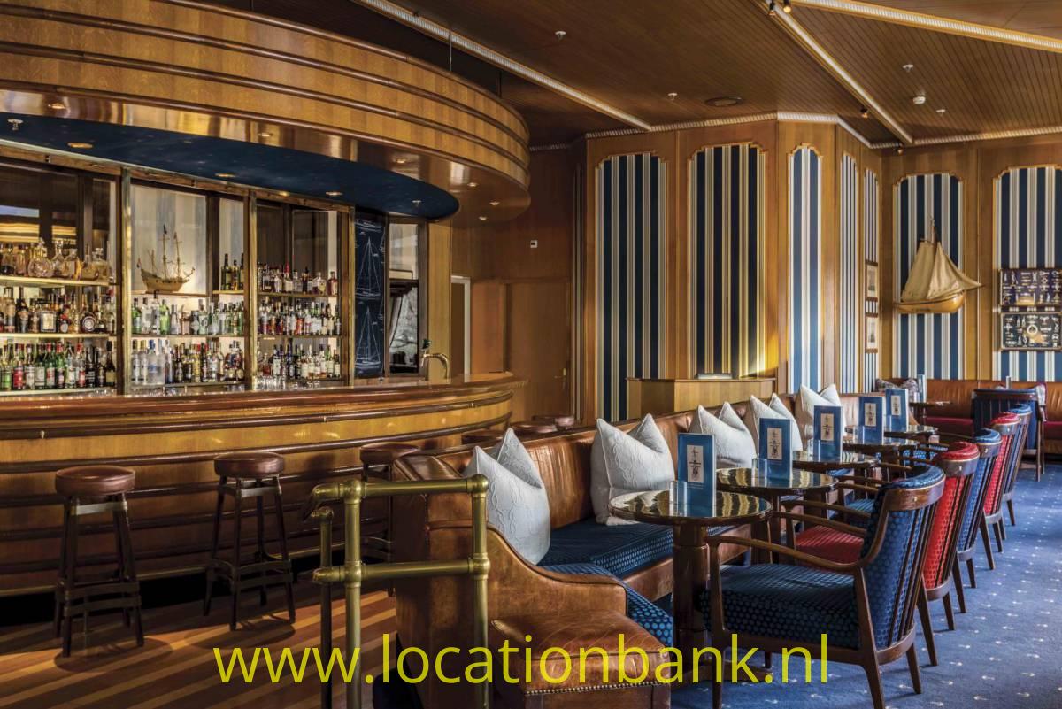 Club lounge