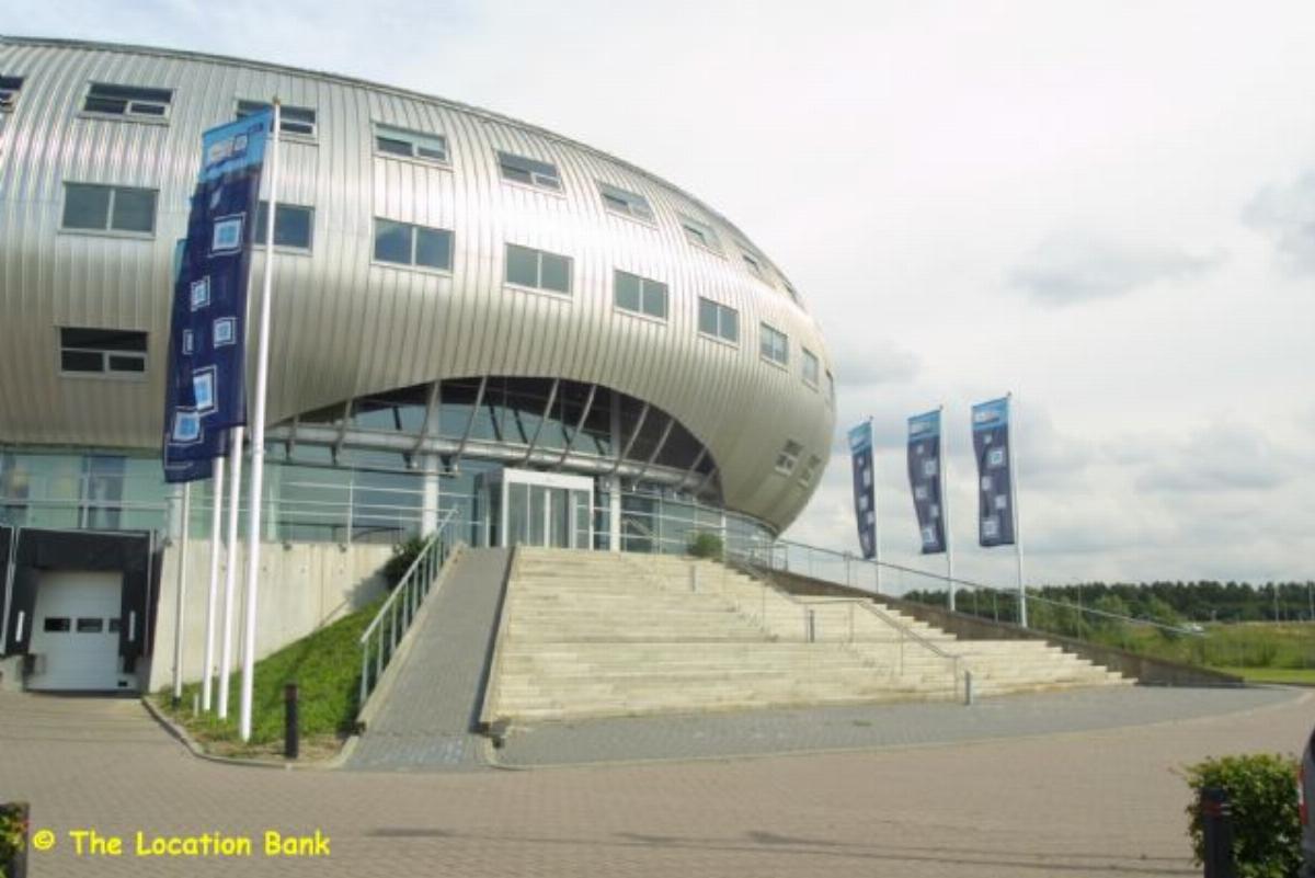 Modern rond gebouw