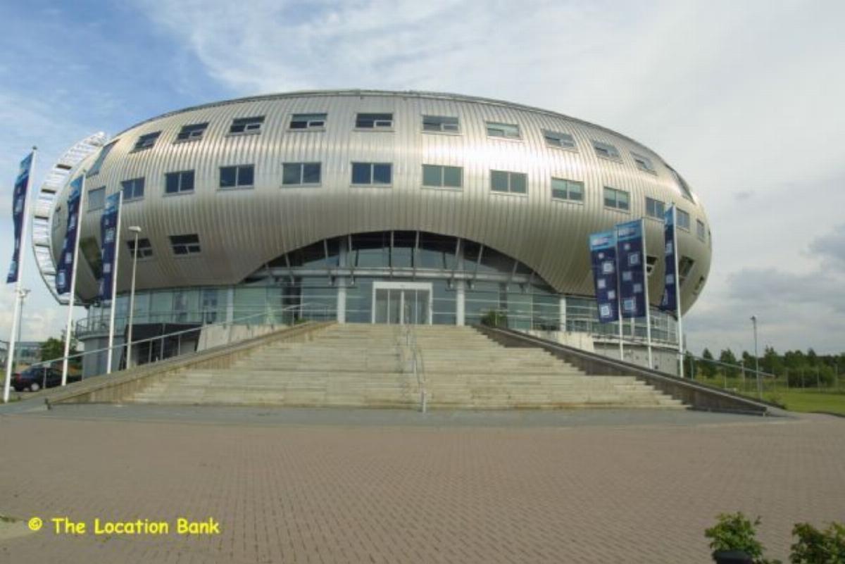 Modern rond gebouw