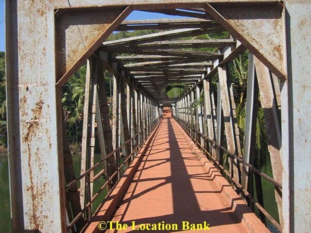 Industrial prewar Indian Br&uuml;cke
