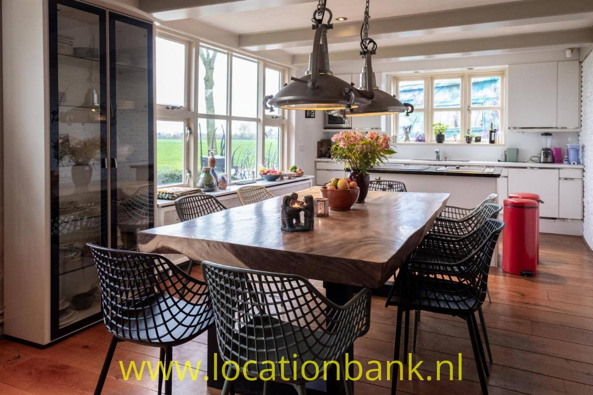 Keuken met eettafel