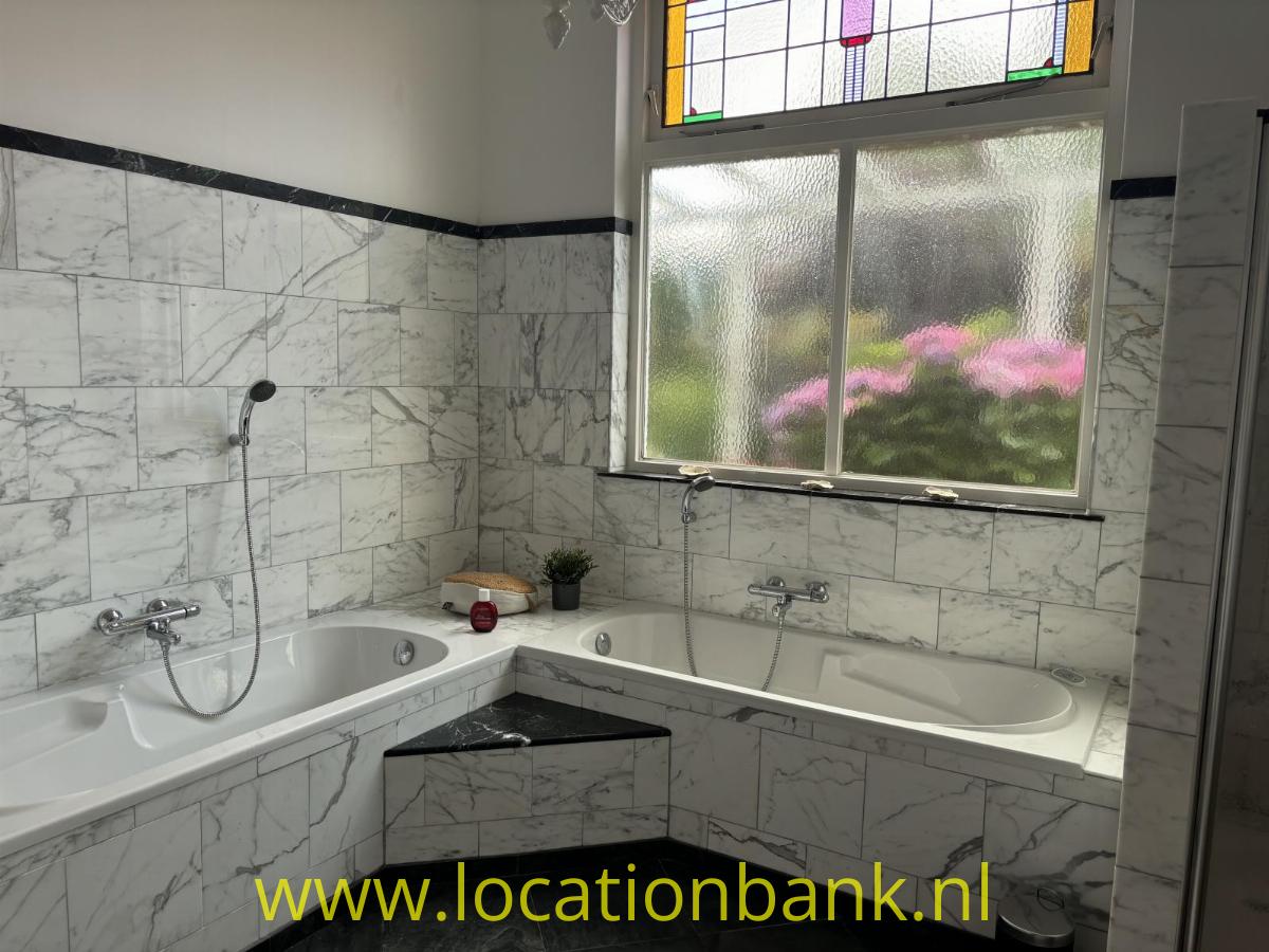 Dubbel bad badkamer marmer