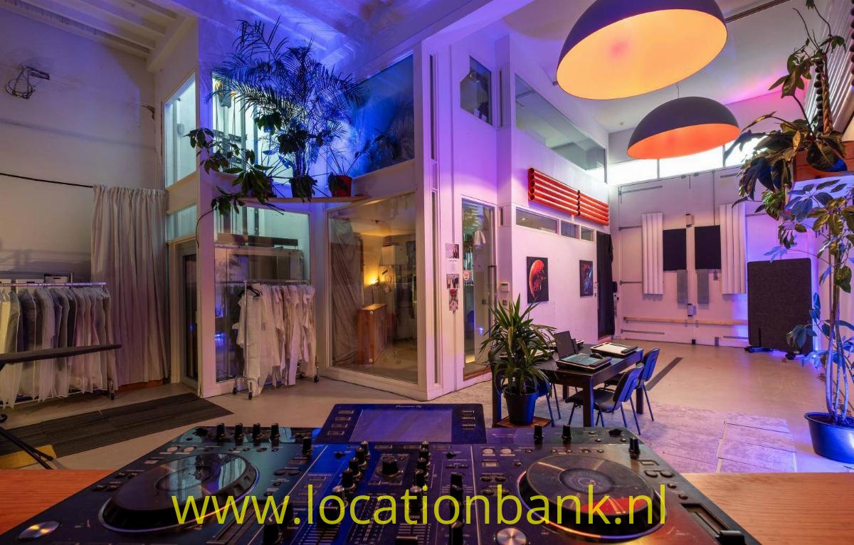 Made Atelier Event Space - Podium met DJ Booth