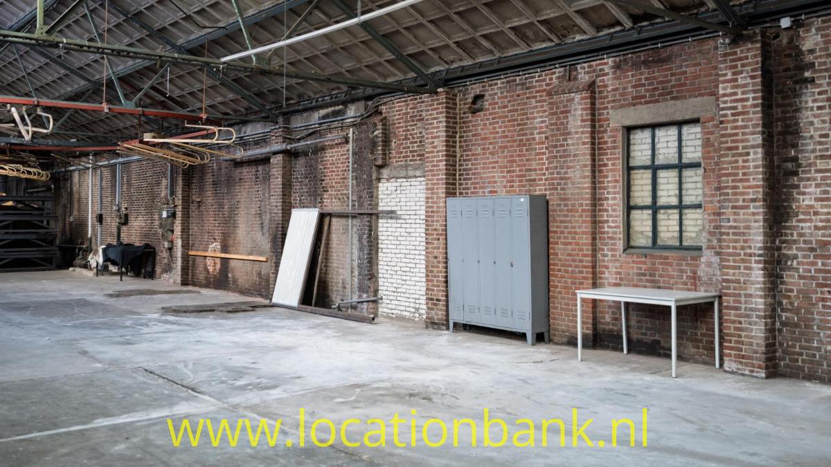 Urbex 2: Grote productiehal in de leerlooierij (begane grond) waar de tijd heeft stilgestaan.