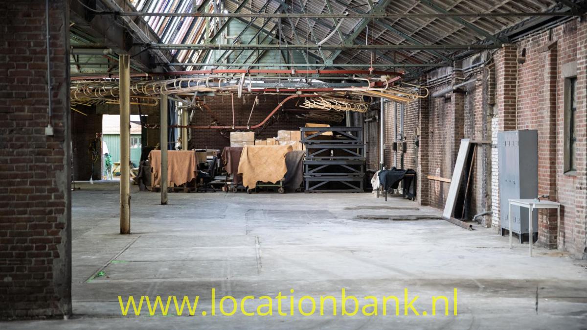 Urbex 2: Grote productiehal in de leerlooierij (begane grond) waar de tijd heeft stilgestaan.