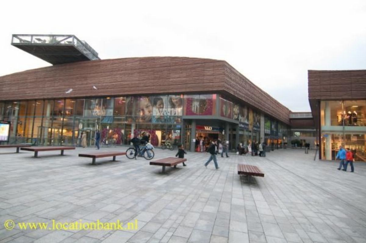 Moderne winkelstraat winkelcentrum