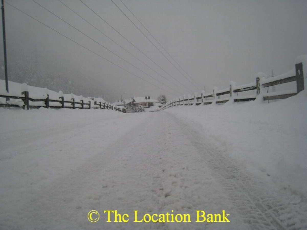 Winter Stra&szlig;e in the snow