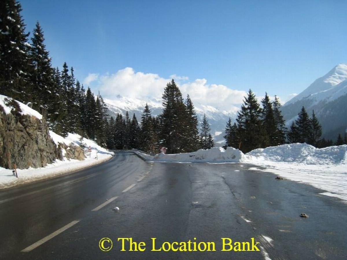 Winter Stra&szlig;e in the mountains