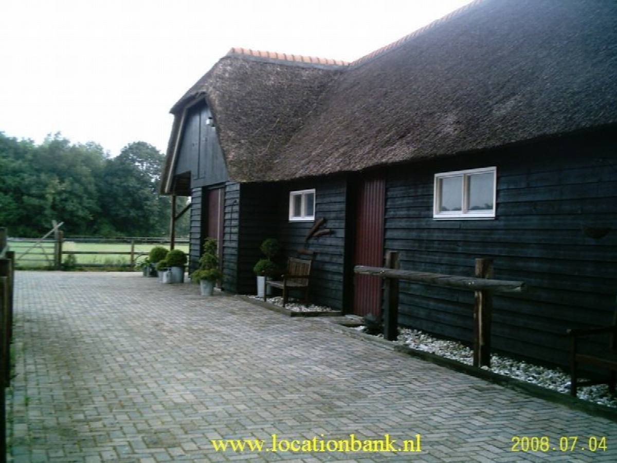 Woon Boerderij met paardenstallen en garage