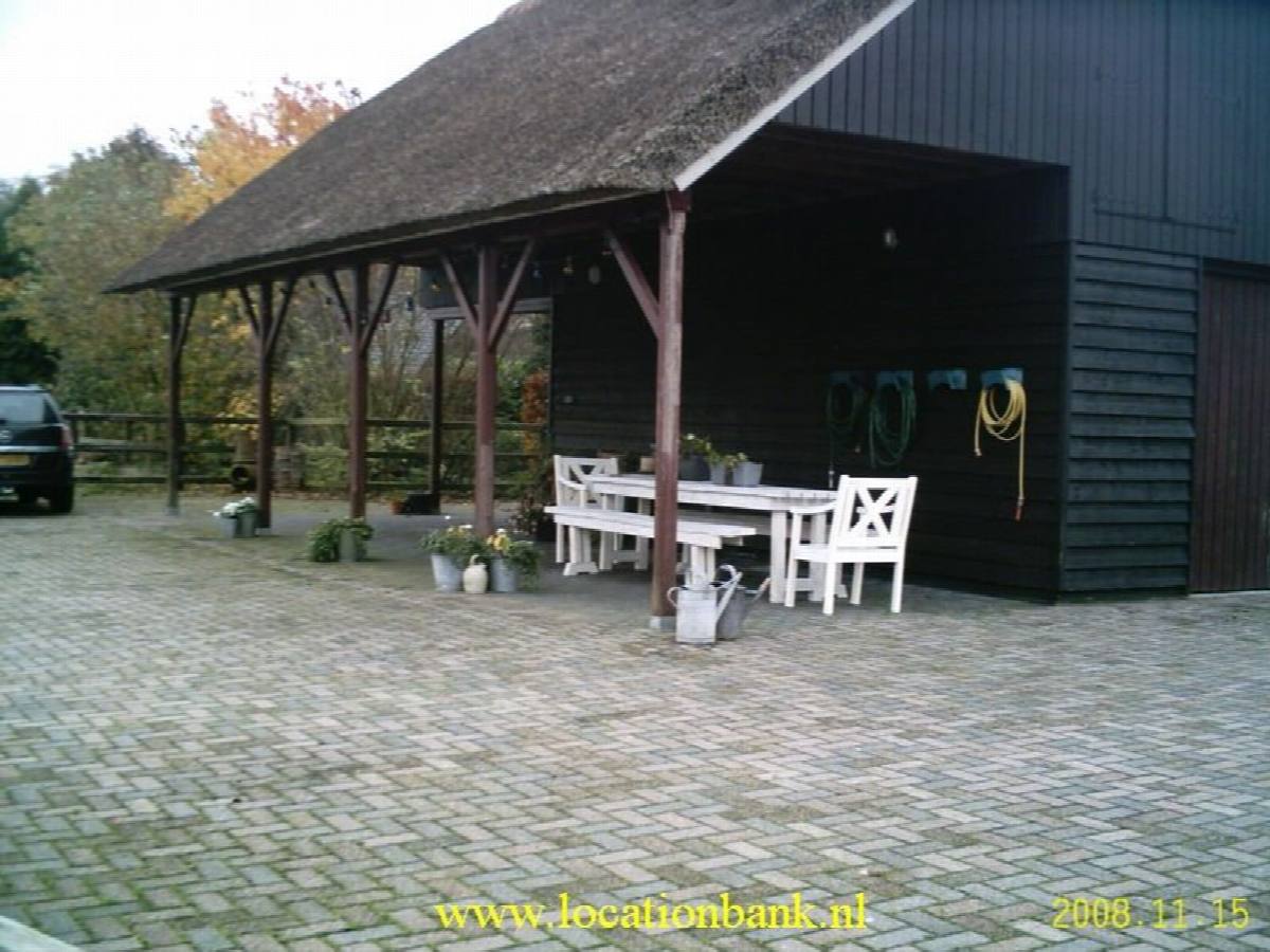 Woon Boerderij met paardenstallen en garage