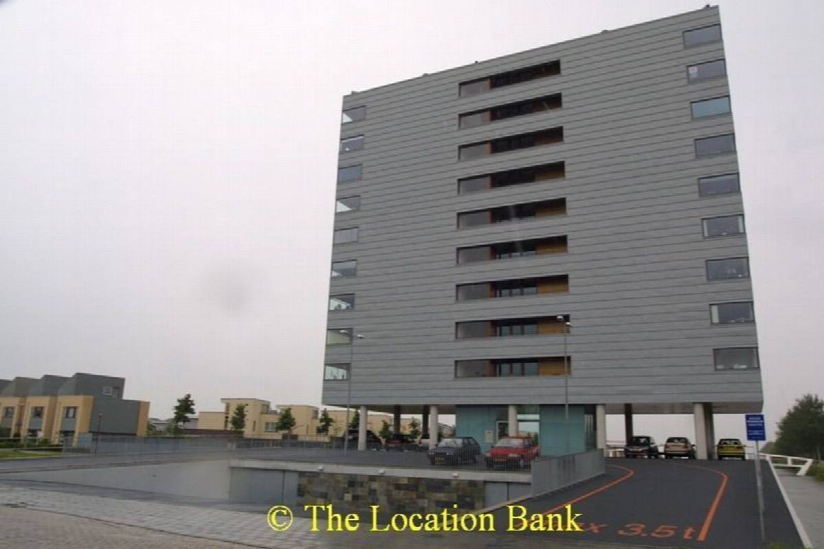 Moderne building