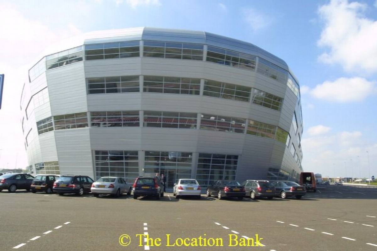 Moderne building