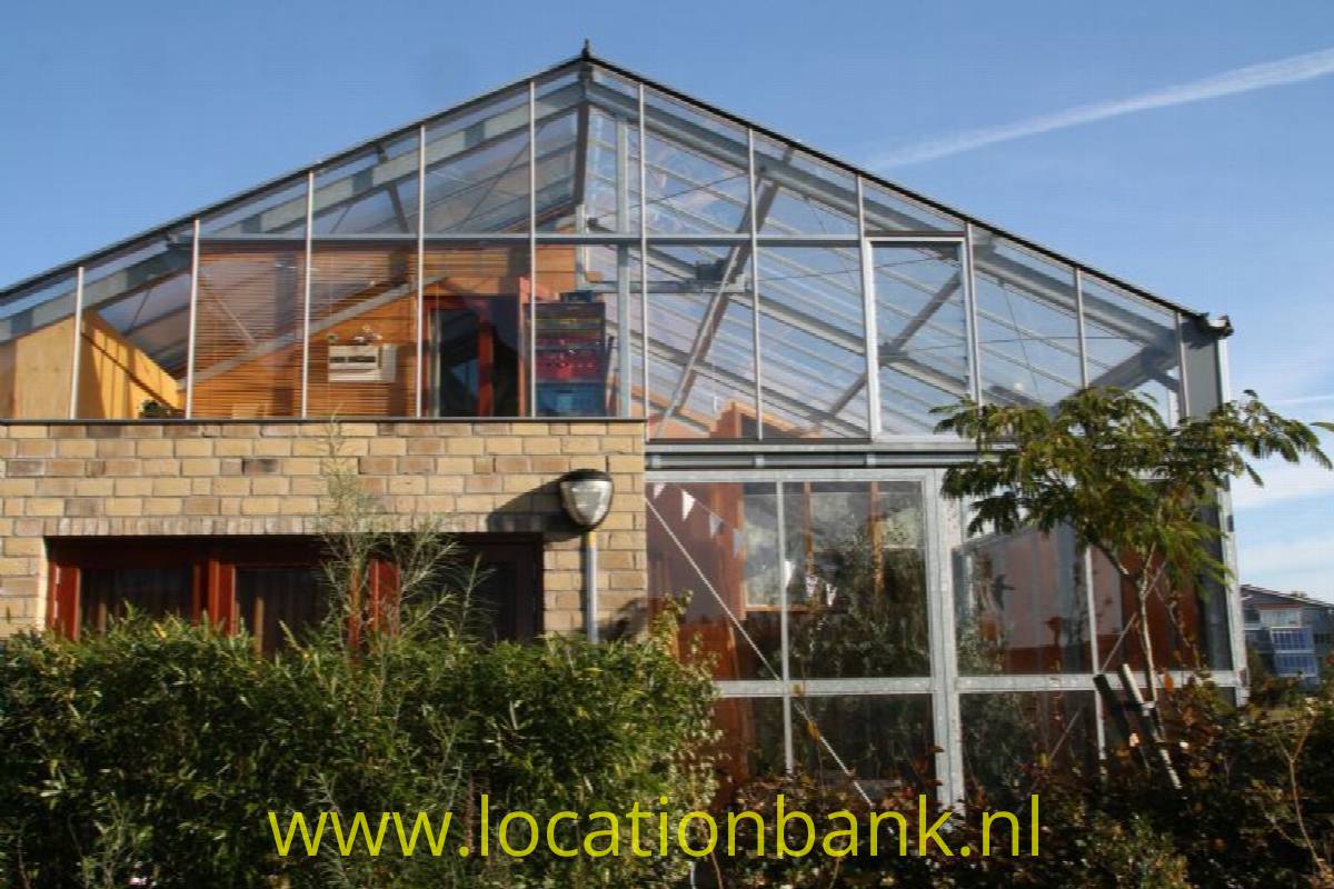 Huis met veel glas