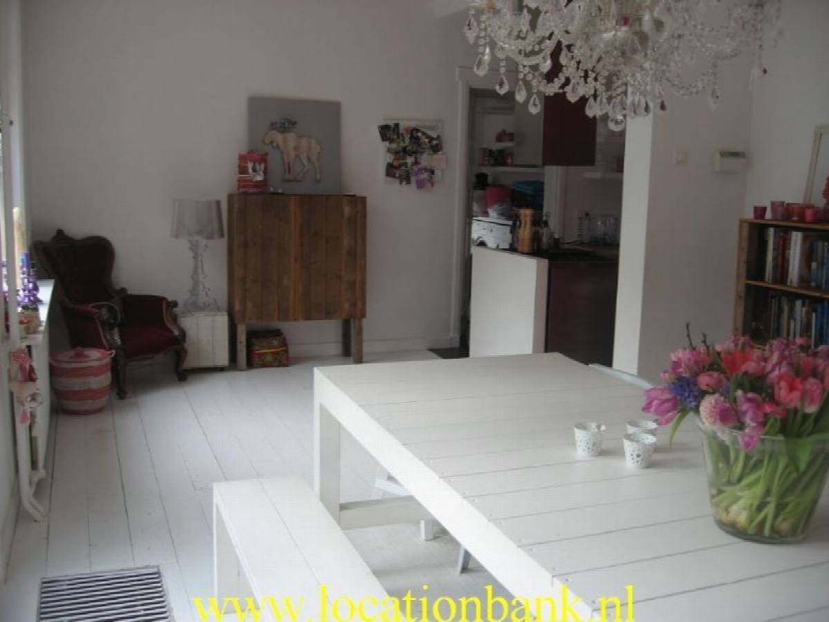 white diner table