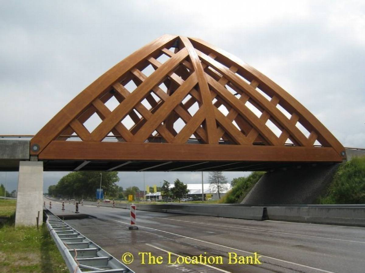 Moderne wooden Br&uuml;cke highway