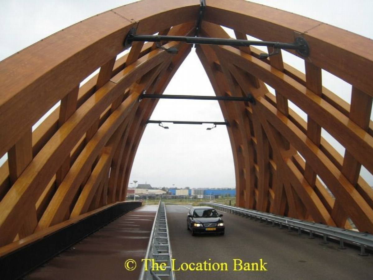 Moderne wooden Br&uuml;cke