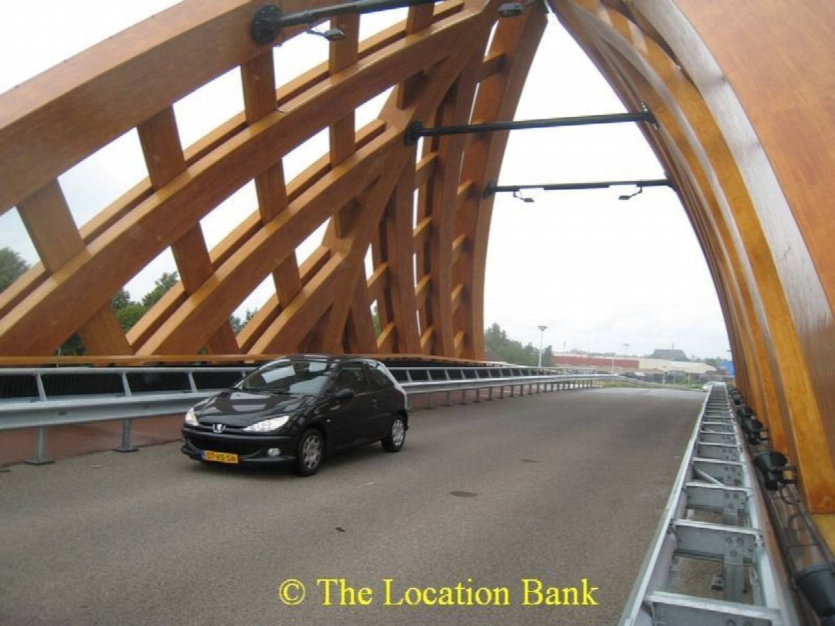 Moderne wooden Br&uuml;cke