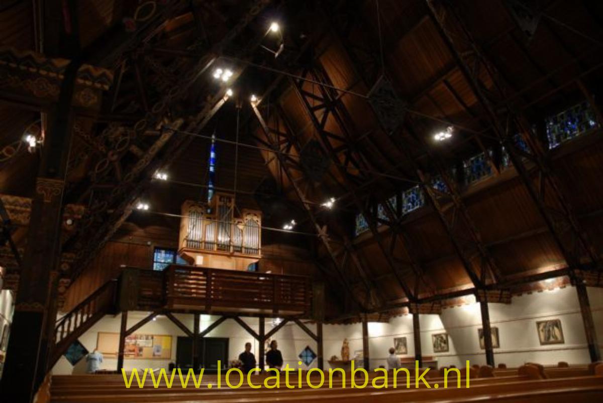 kerk met orgel