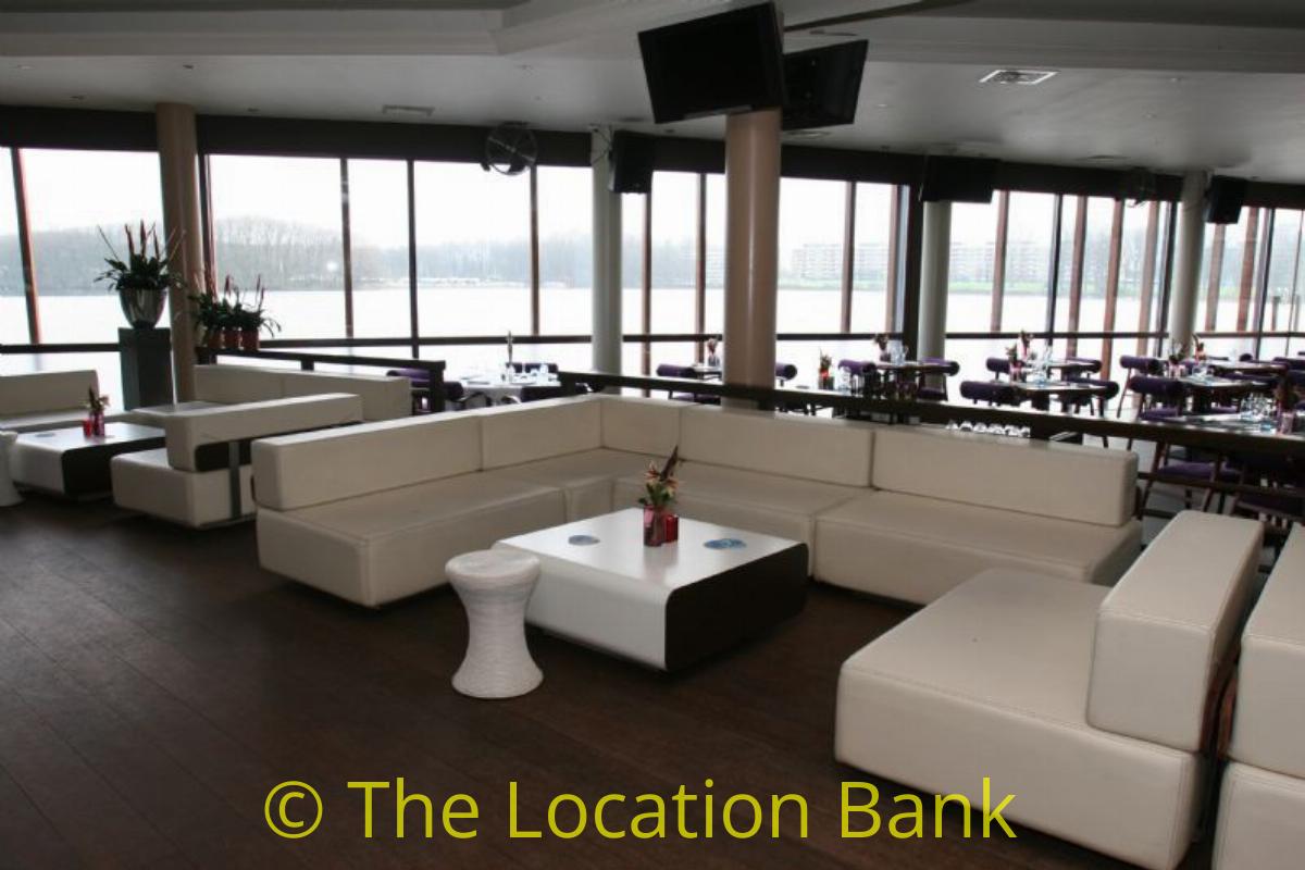 Lounge club