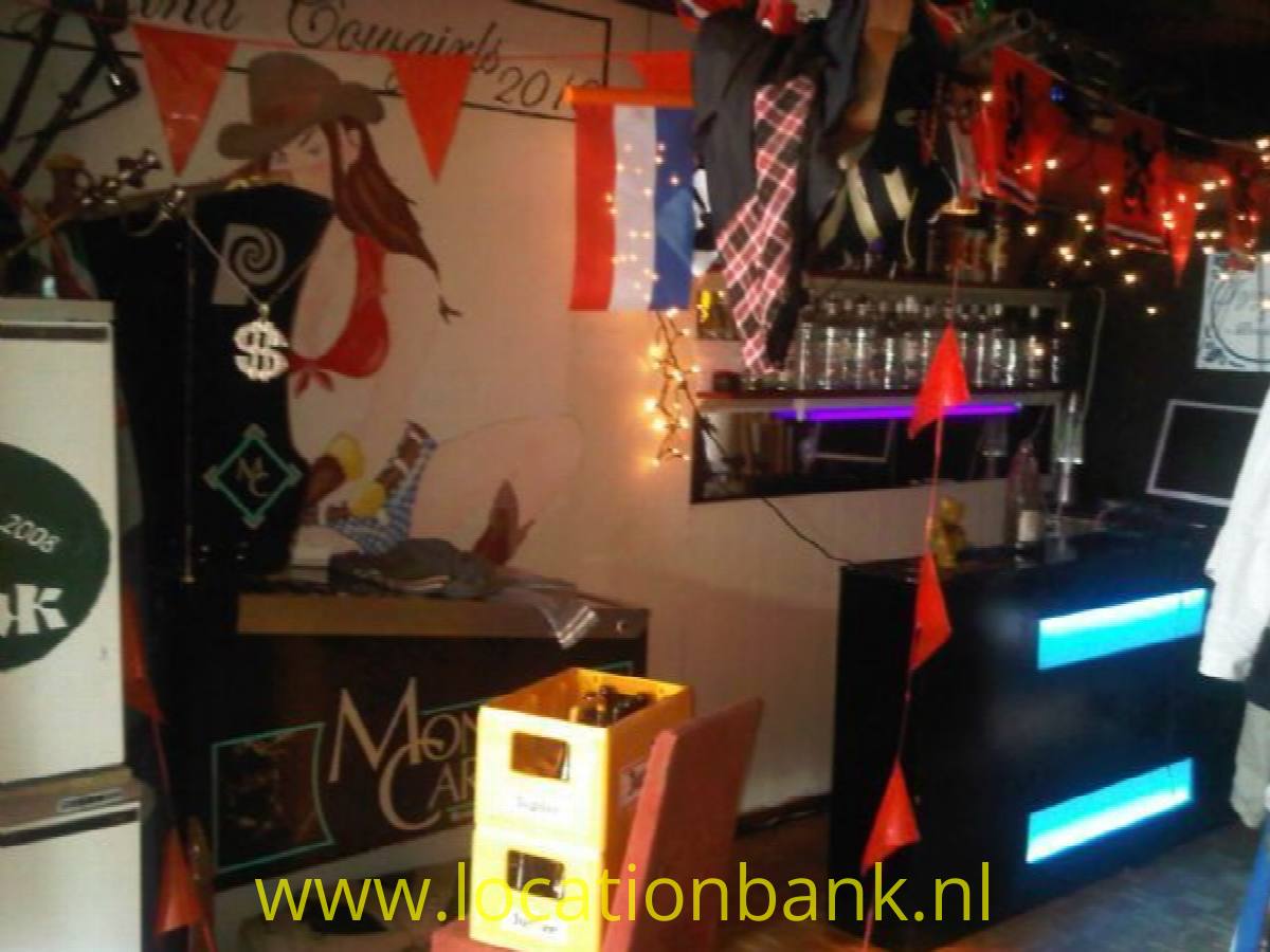 student house