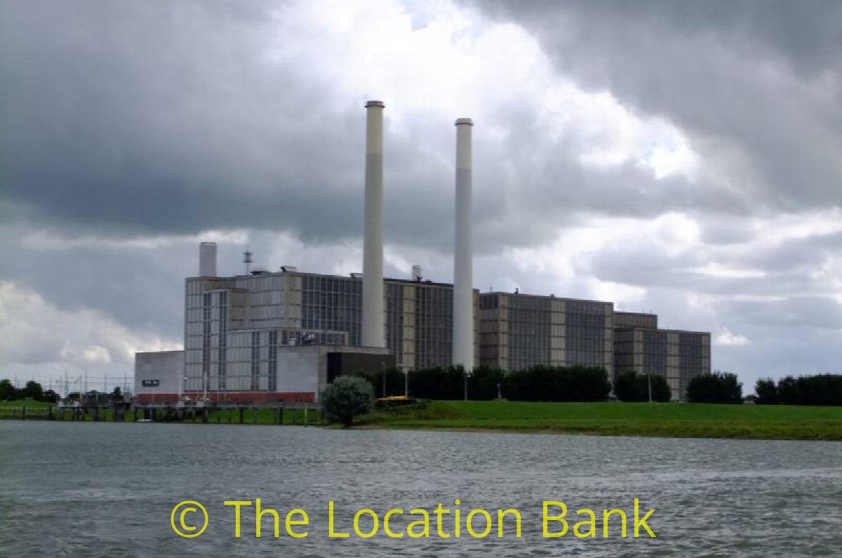 Powerplant in concrete building