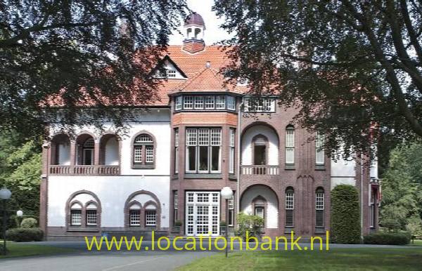 filmlocatie kantoor villa met oprijlaan