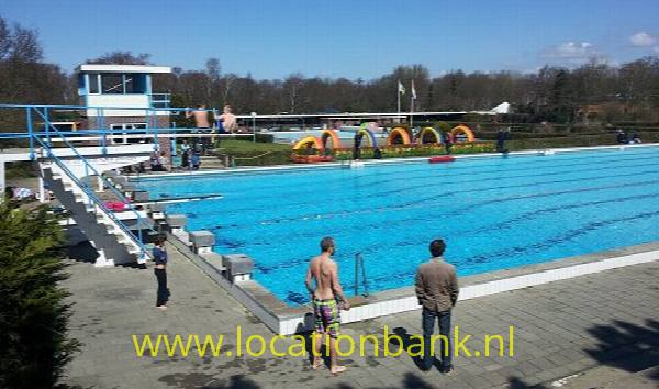 filmlocatie Een authentiek buitenzwembad