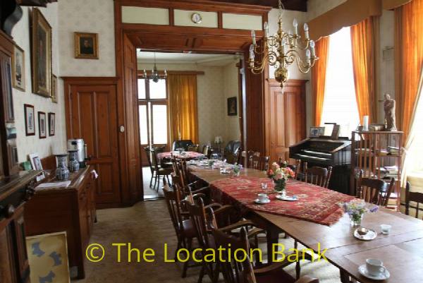 filmlocatie klassiek huis en vergaderruimte verenigings huis ouderwets