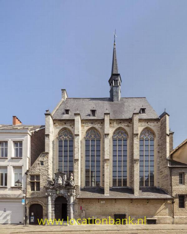 filmlocatie Gotisch gebouw kerk en kapel uit de 16de eeuw met authentiek barokinterieur (17de eeuw) en delen neogotiek (19de eeuw).
