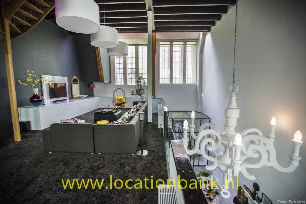 filmlocatie woning en loft in voormalige kerk in Apeldoorn.