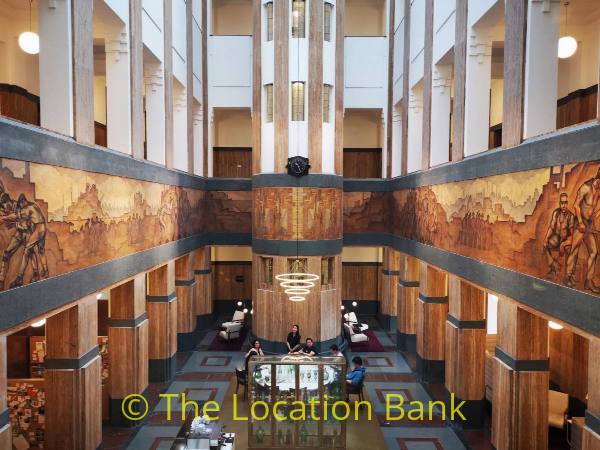 filmlocatie kantoor klassiek kantoor met Atrium vergaderlocatie